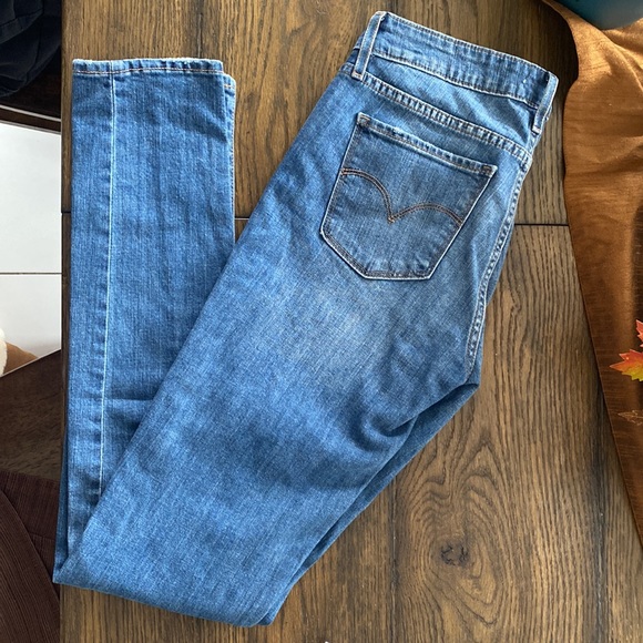 Levi’s woman’s jeans - Picture 5 of 7